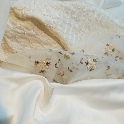 Bløde, smukke og glansfulde silker i høj kvalitet | Bryllup | Hvidberg